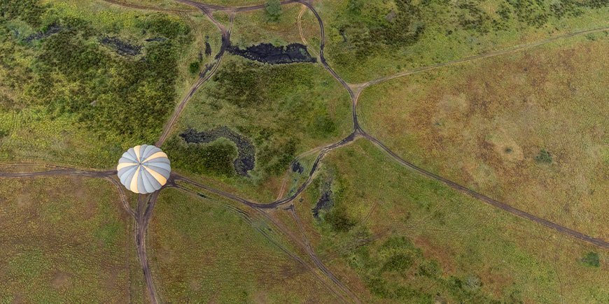 Varmluftsballon set fraoven på Serengeti